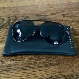 Quay Australia Black Aviator Sunglasses EUC